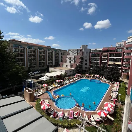 Admiral Plaza Colorful Apartment