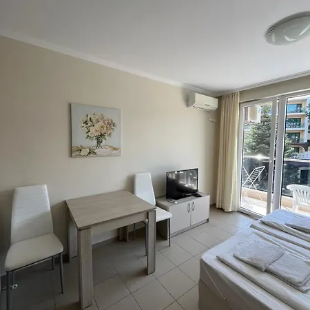 Admiral Plaza Colorful Apartment Sunny Beach